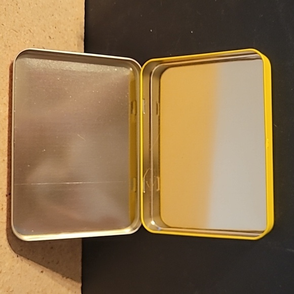 Vintage Chiclets Gum Tin - Picture 4 of 4